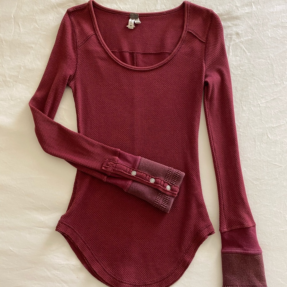 Free People long sleeve knit shirt